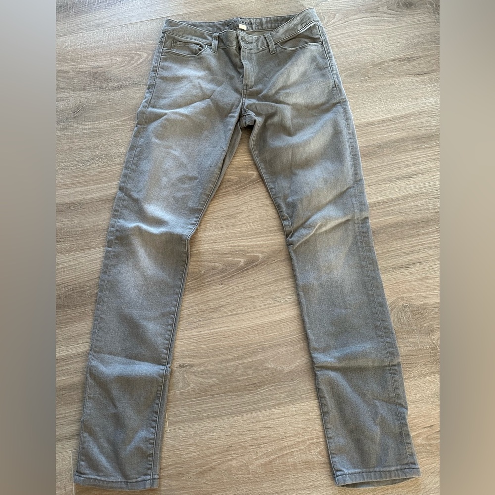 Banana republic. Gray skinny jeans. Size 29. Used
